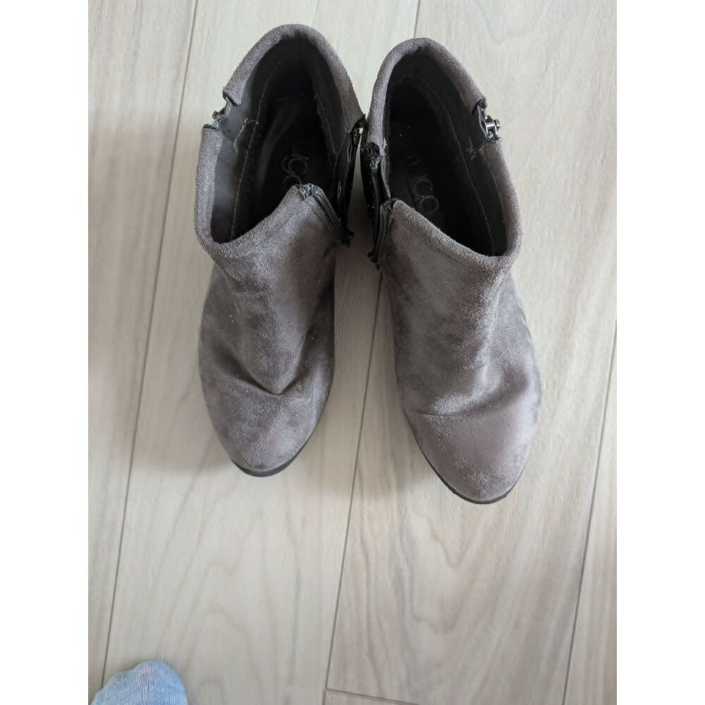 Girls Sugar Gray Faux Suede Ankle Booties Side Zip Block Heel size 4